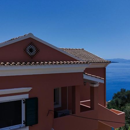 Nikolas House Gimari 外观 照片