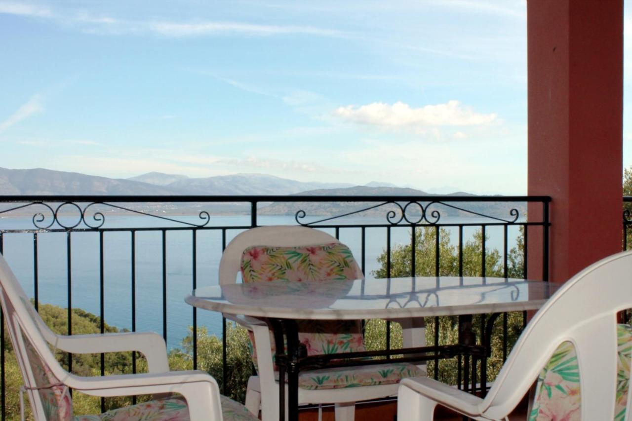 Nikolas House Gimari 外观 照片