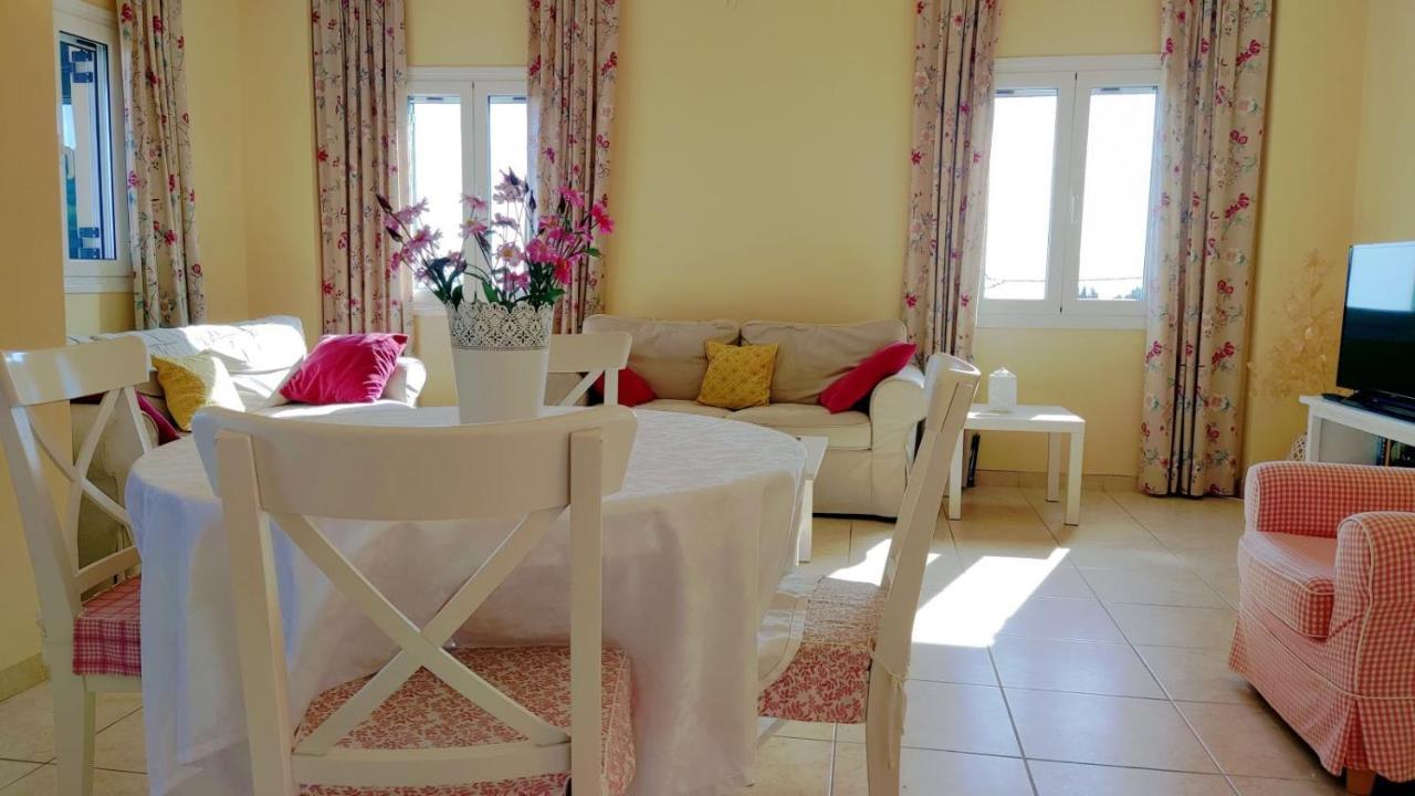 Nikolas House Gimari 外观 照片