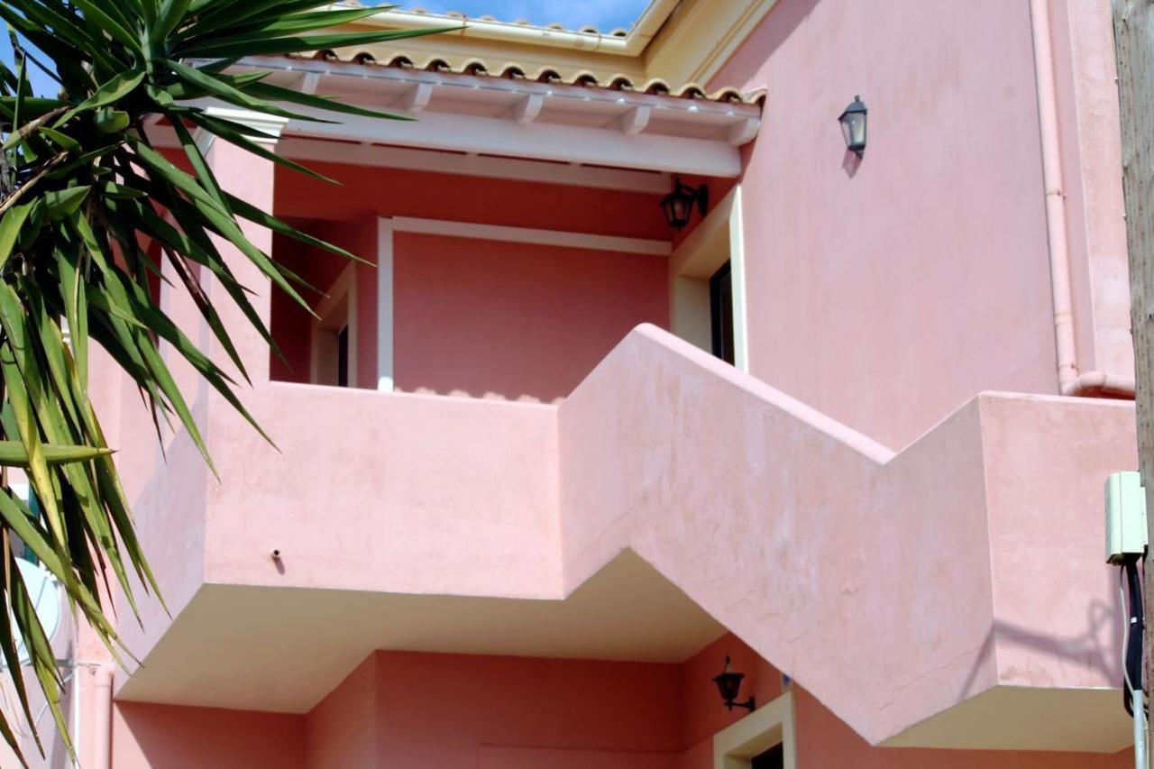 Nikolas House Gimari 外观 照片